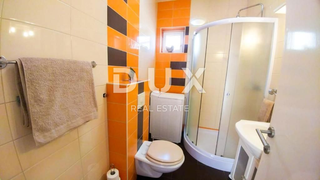ISTRA, MEDULIN – stanovanje z 2 spalnicama in 1 kopalnico, pogledom na morje in skupnim bazenom, le 300 m od obale!