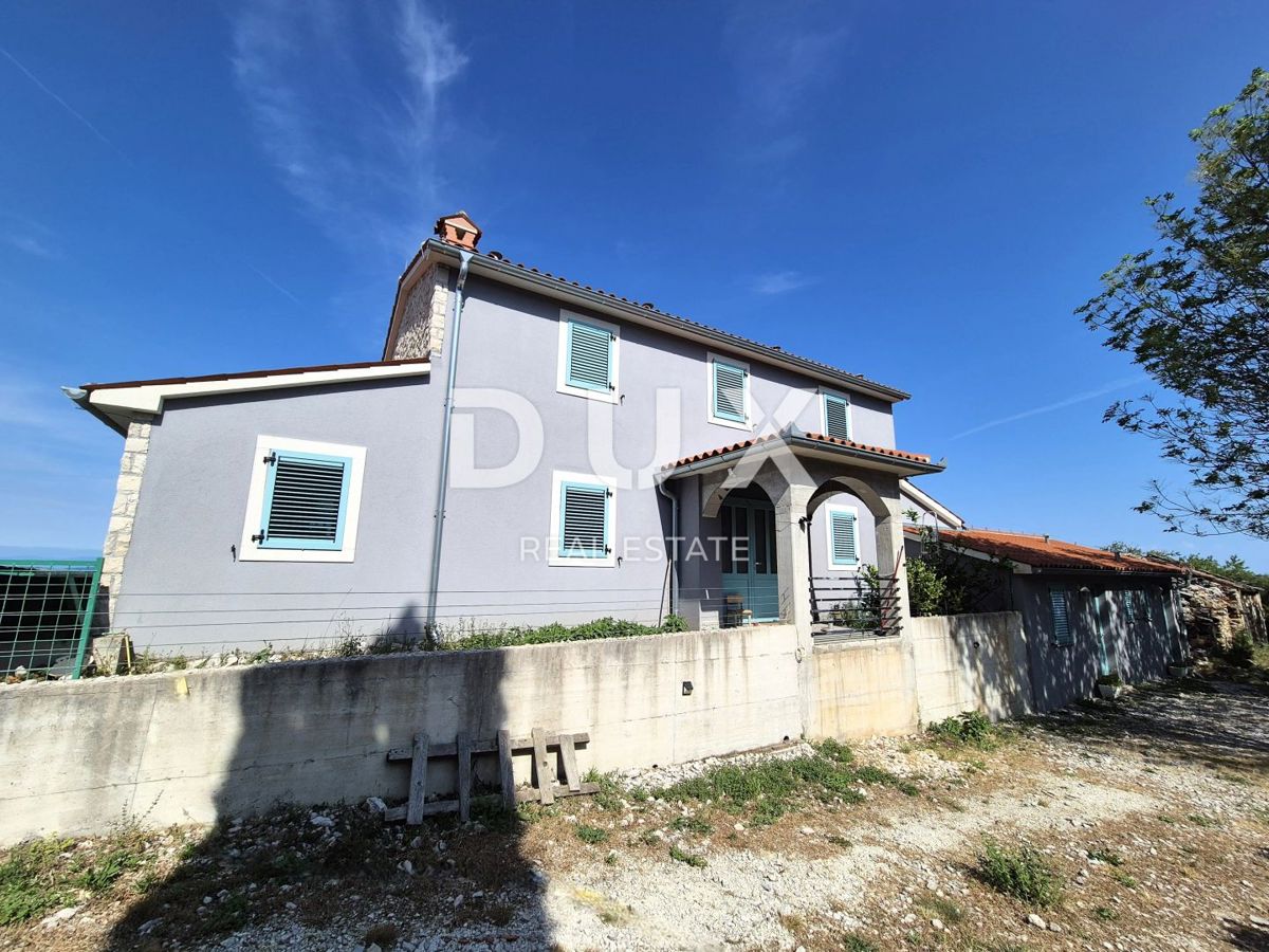 ISTRA, LABIN - Edinstvena mediteranska hiša v popolni samoti z dih jemajočim razgledom