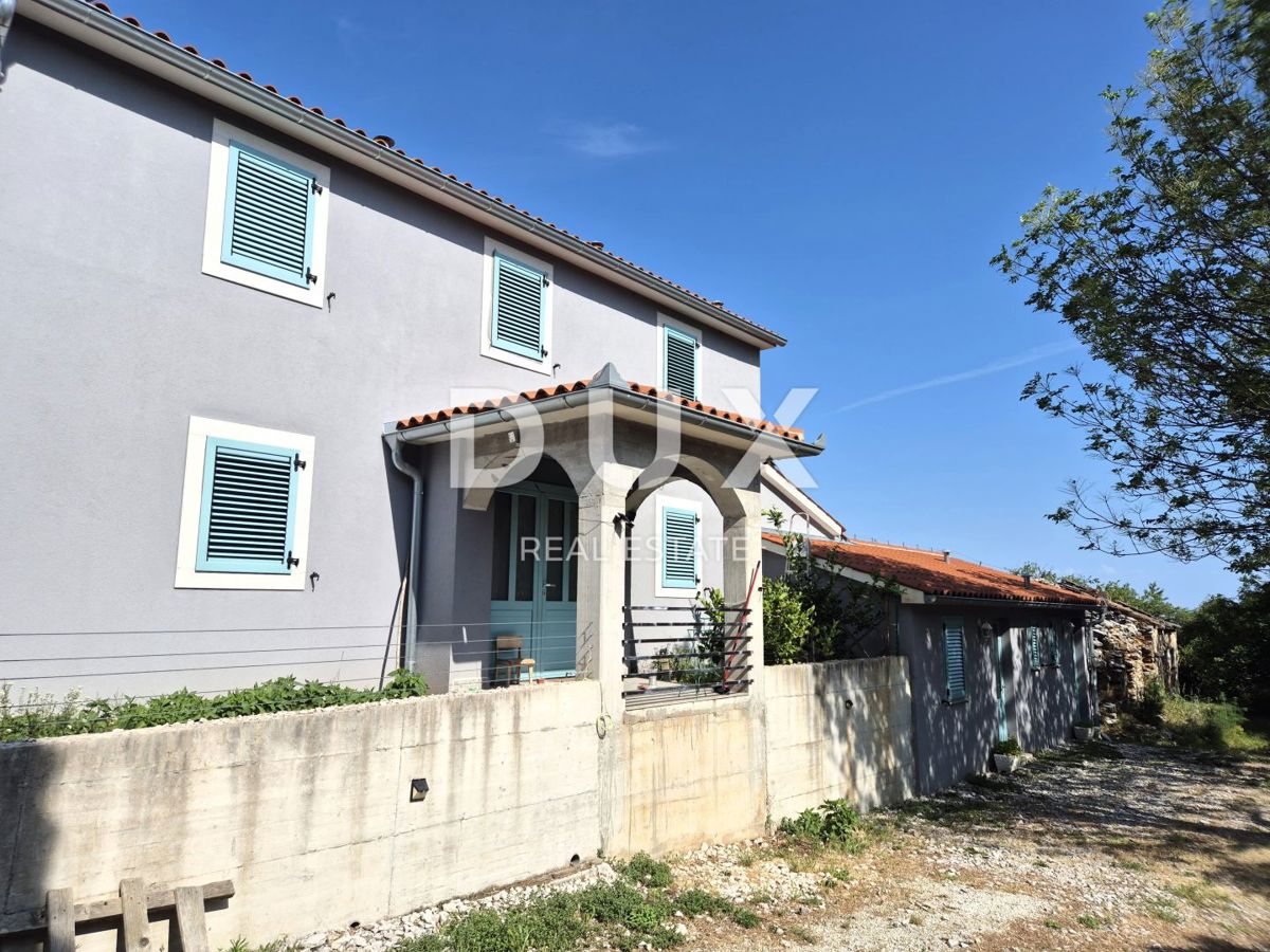 ISTRA, LABIN - Edinstvena mediteranska hiša v popolni samoti z dih jemajočim razgledom