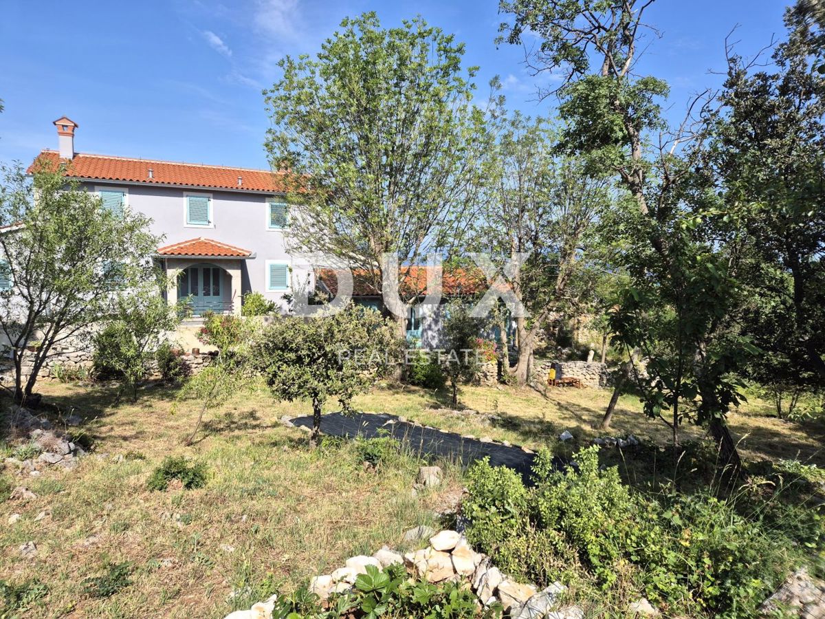 ISTRA, LABIN - Edinstvena mediteranska hiša v popolni samoti z dih jemajočim razgledom