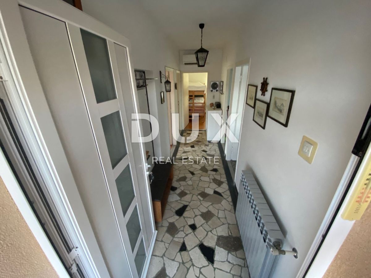 OTOK KRK, BAŠKA, DRAGA BAŠĆANSKA - samostojna hiša z dvema apartmajema in velikim vrtom! PRILOŽNOST!