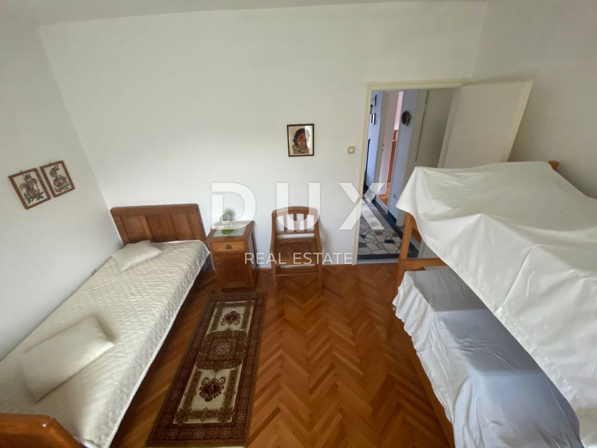 OTOK KRK, BAŠKA, DRAGA BAŠĆANSKA - samostojna hiša z dvema apartmajema in velikim vrtom! PRILOŽNOST!