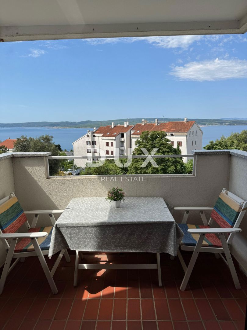 CRIKVENICA - Prostorno stanovanje s pogledom na morje, idealno za bivanje ali najem!