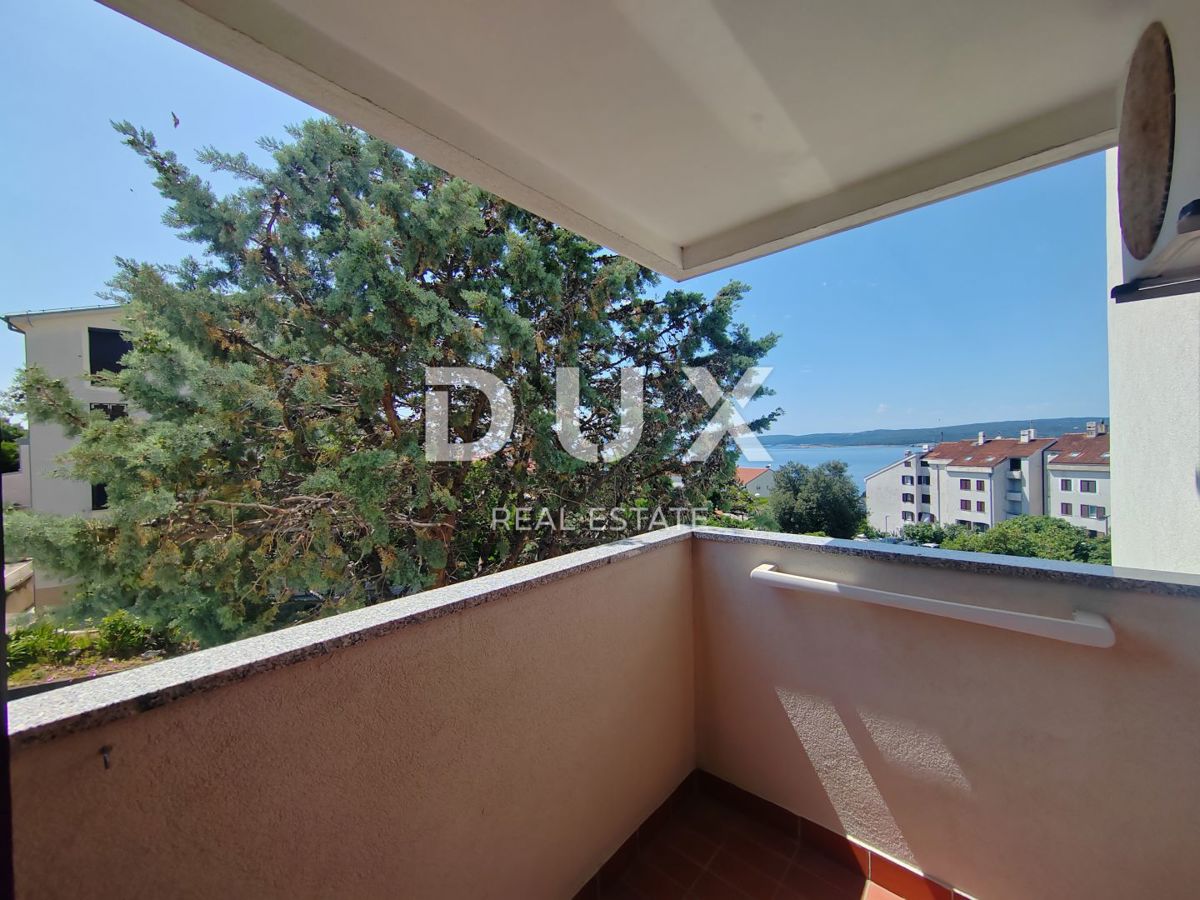 CRIKVENICA - Prostorno stanovanje s pogledom na morje, idealno za bivanje ali najem!