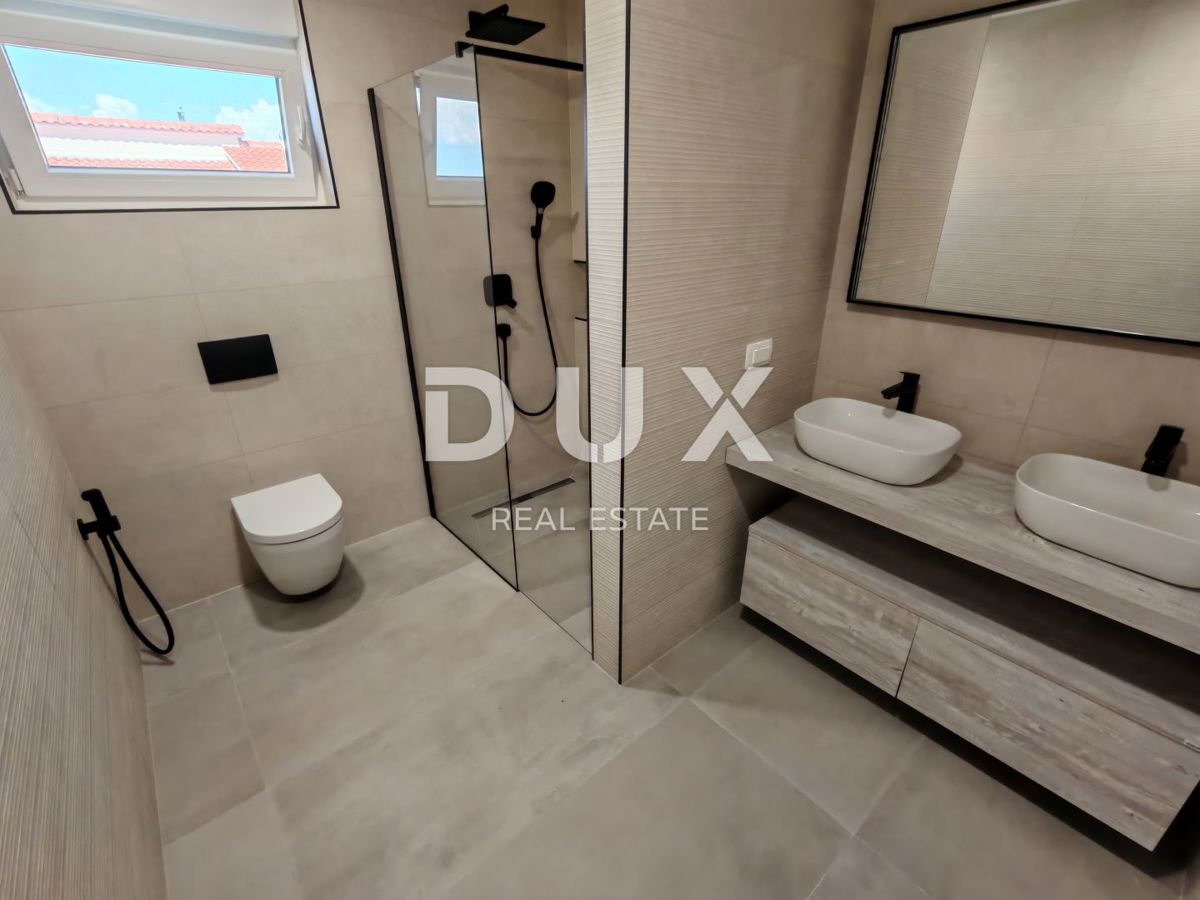 ZADAR, VIR - Udobno penthouse s pogledom na morje 180 metrov od plaže Jadro! AS3