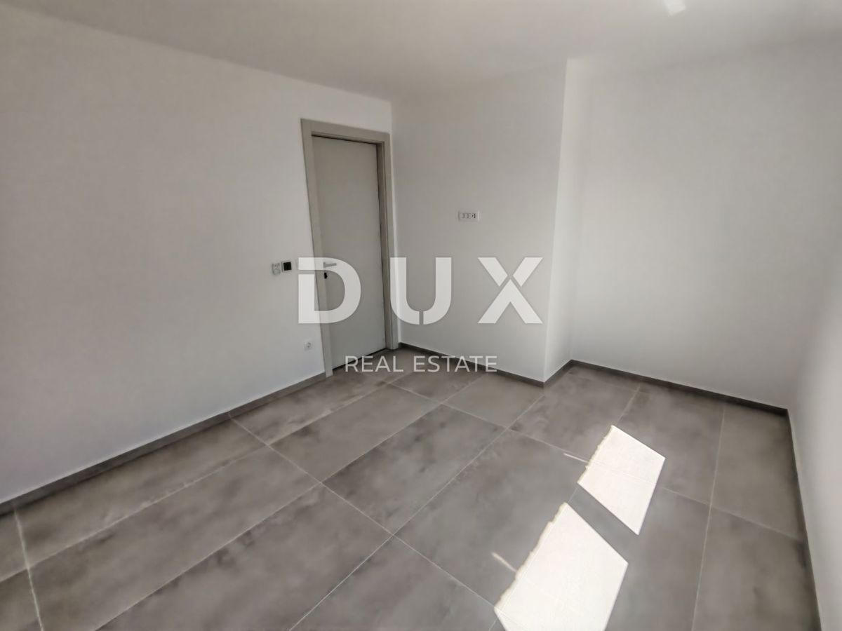 ZADAR, VIR - Udobno penthouse s pogledom na morje 180 metrov od plaže Jadro! AS3