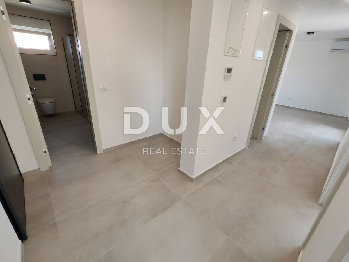 ZADAR, VIR - Udobno penthouse s pogledom na morje 180 metrov od plaže Jadro! AS3