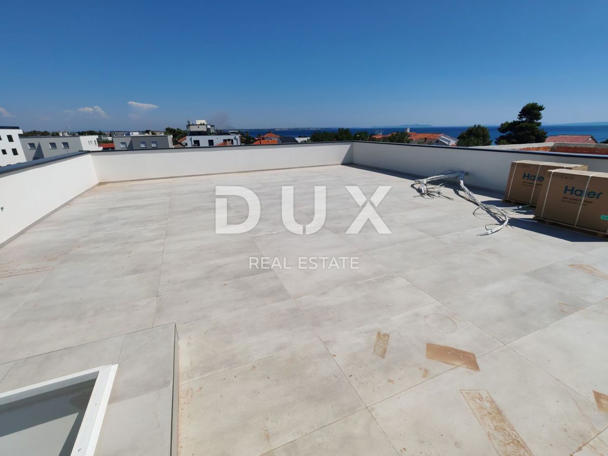 ZADAR, VIR - Udobno penthouse s pogledom na morje 180 metrov od plaže Jadro! AS3