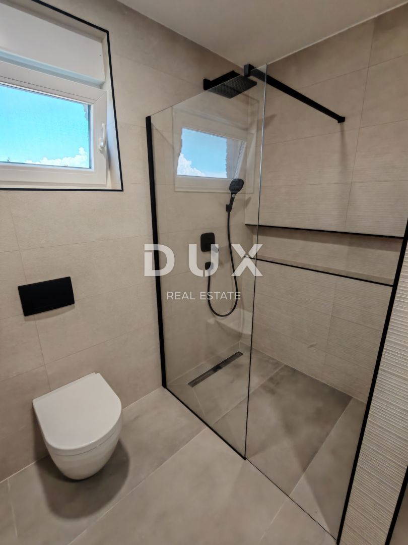ZADAR, VIR - Udobno penthouse s pogledom na morje 180 metrov od plaže Jadro! AS3