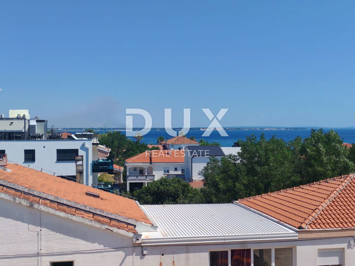 ZADAR, VIR - Udobno penthouse s pogledom na morje 180 metrov od plaže Jadro! AS3