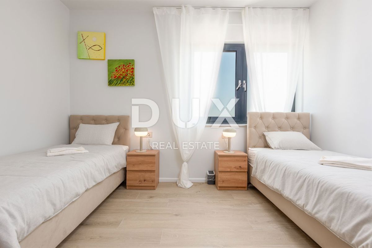 ZADAR, POLJICA BRIG- LUKSUZNA VILA Z BAZENOM 