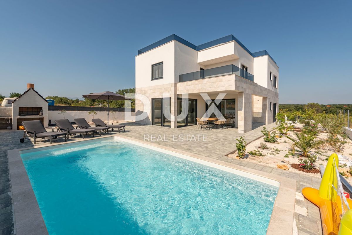 ZADAR, POLJICA BRIG- LUKSUZNA VILA Z BAZENOM 