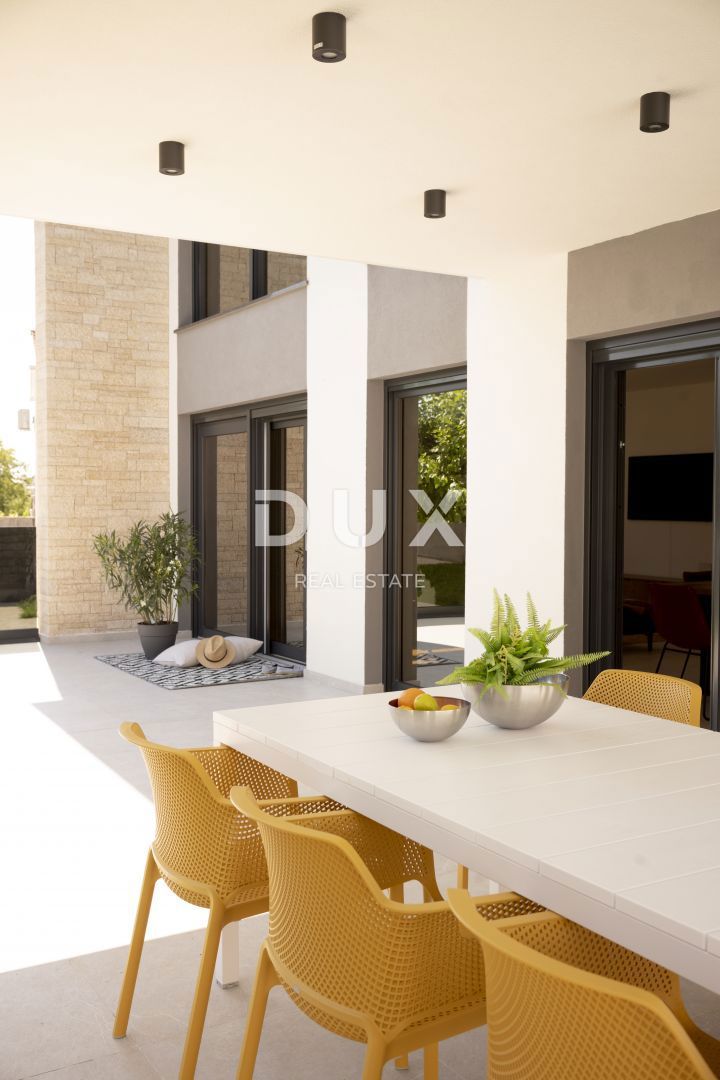 ISTRA, ROVINJ - Moderna vila z bazenom