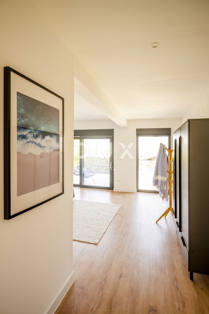 ISTRA, ROVINJ - Moderna vila z bazenom