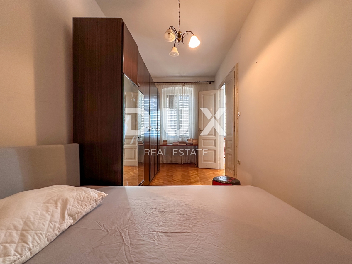 RIJEKA, CENTER - elegantno 4-sobno stanovanje s 3 balkoni v središču mesta