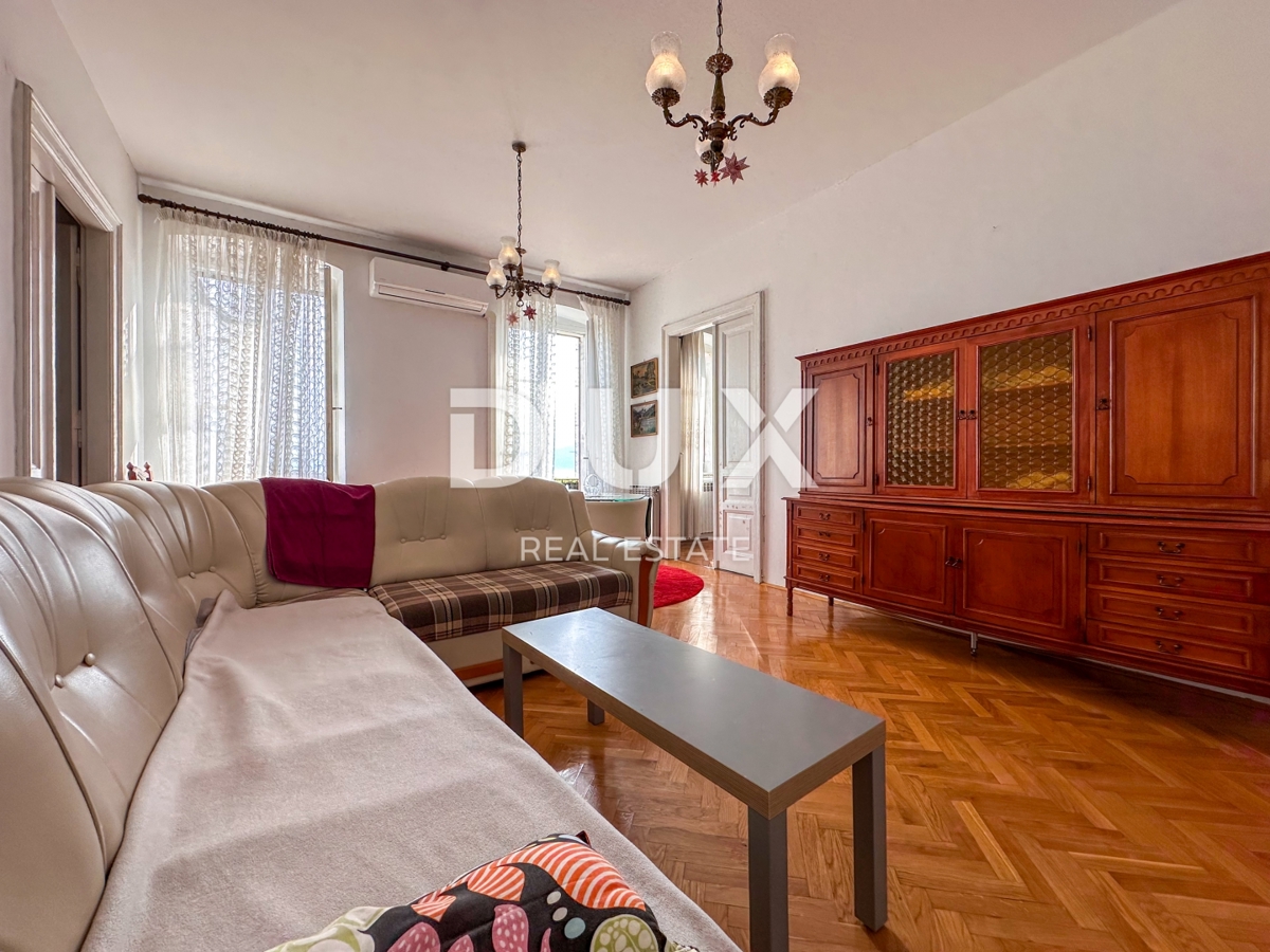 RIJEKA, CENTER - elegantno 4-sobno stanovanje s 3 balkoni v središču mesta