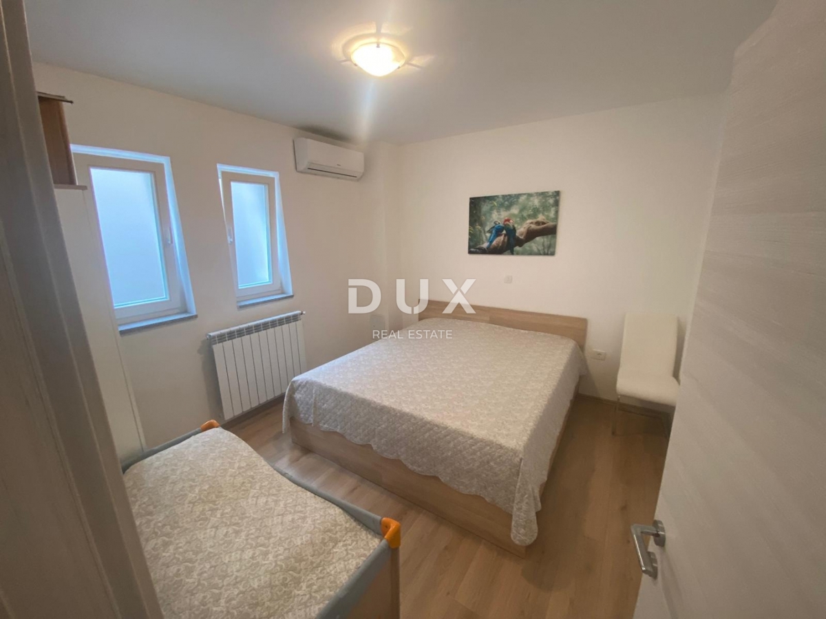 OPATIJA, VEPRINAC - stanovanje 2 spalnici + dnevna soba, 82 m2 v pritličju z bazenom in pogledom na morje + vrt! PRILOŽNOST!