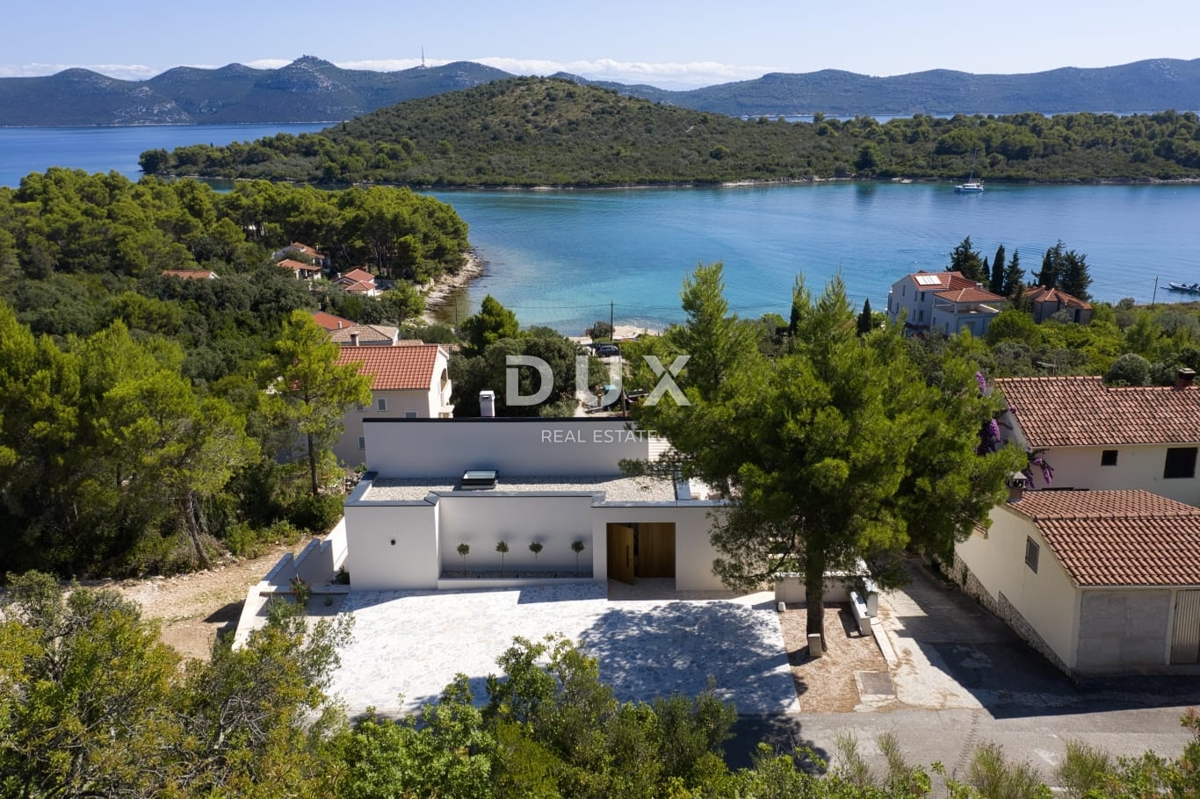 OTOK IŽ, MALI IŽ - Vila z bazenom in panoramskim pogledom na morje