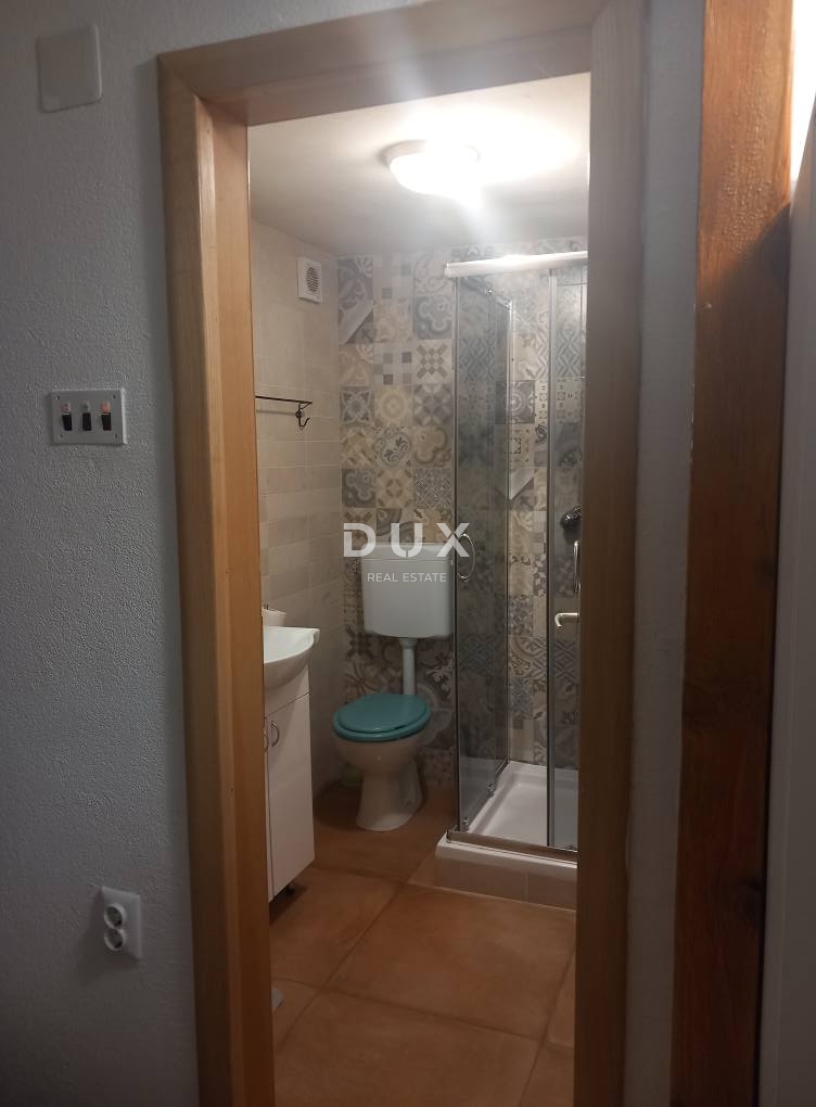CRIKVENICA, BEOGRAD - hiša z dvema apartmajema s pogledom na morje + dvorišče + hiša za prenovo! PRILOŽNOST!!!