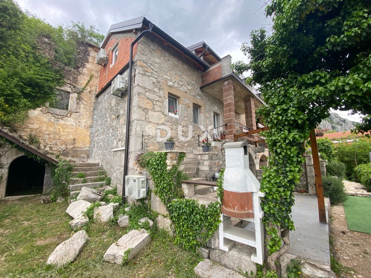 CRIKVENICA, BEOGRAD - hiša z dvema apartmajema s pogledom na morje + dvorišče + hiša za prenovo! PRILOŽNOST!!!