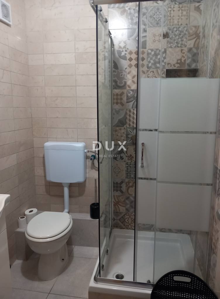 CRIKVENICA, BEOGRAD - hiša z dvema apartmajema s pogledom na morje + dvorišče + hiša za prenovo! PRILOŽNOST!!!