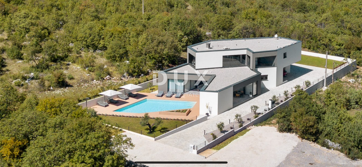 ISTRA, LABIN - Moderna vila obdana z naravo