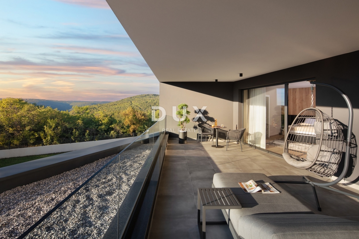 ISTRA, LABIN - Moderna vila obdana z naravo