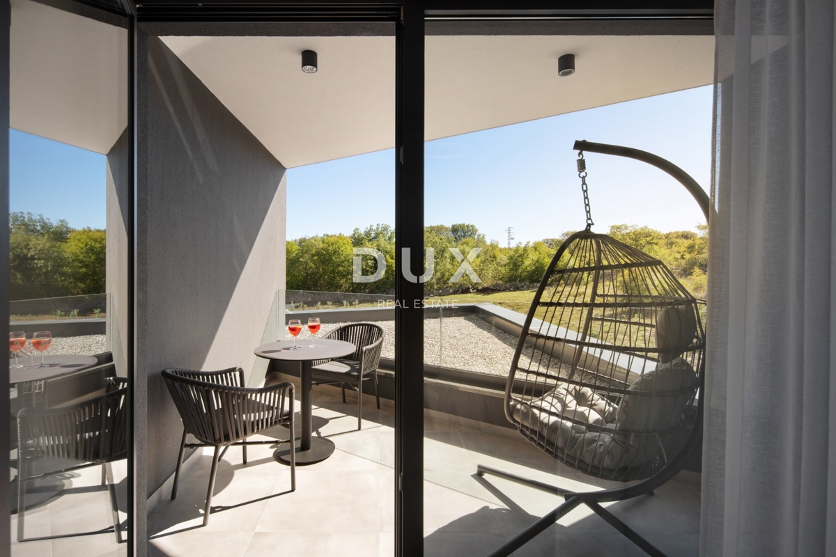 ISTRA, LABIN - Moderna vila obdana z naravo