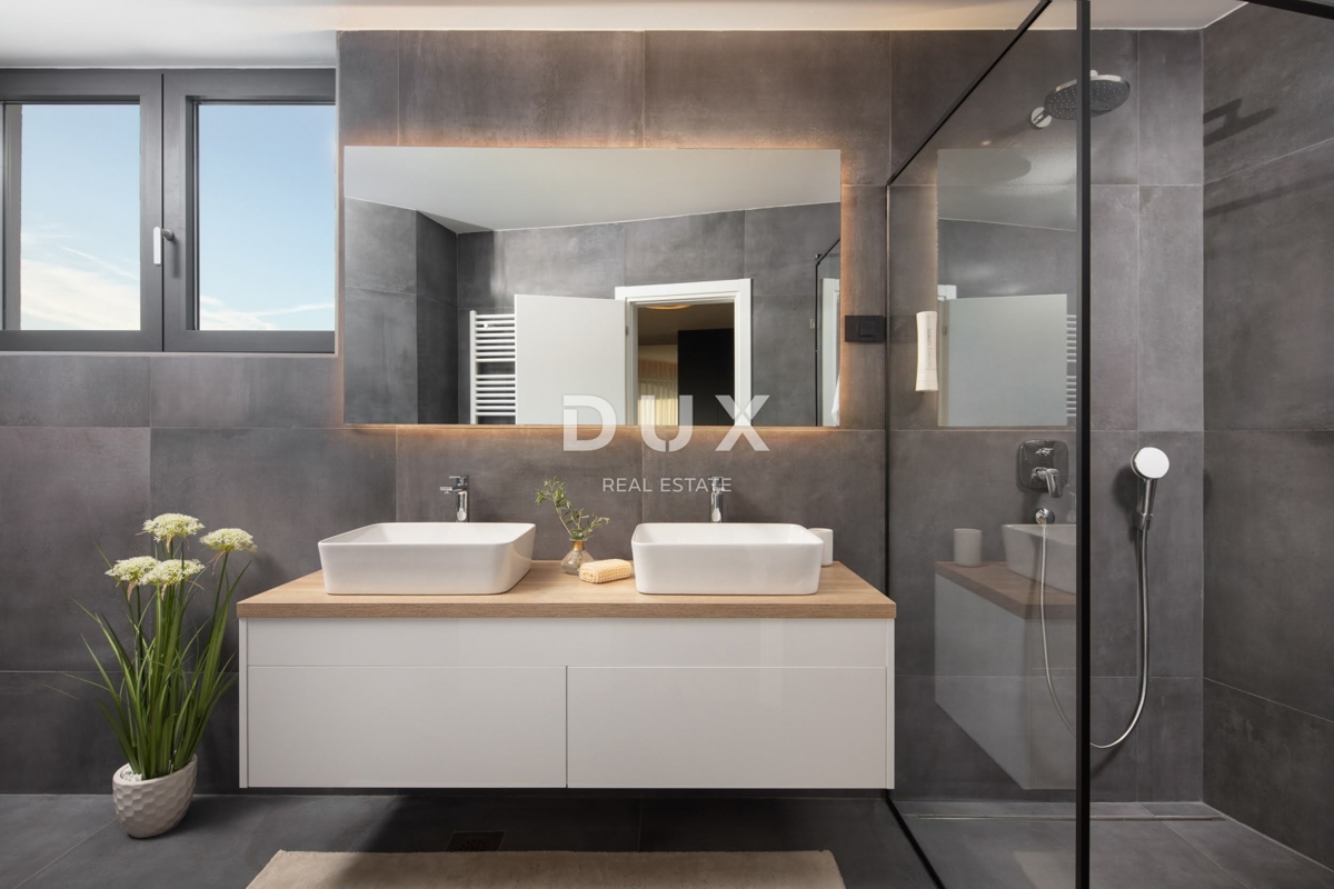 ISTRA, LABIN - Moderna vila obdana z naravo