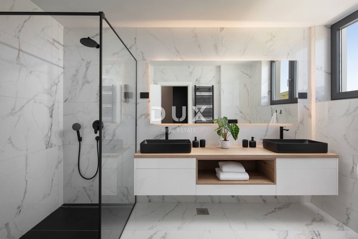 ISTRA, LABIN - Moderna vila obdana z naravo