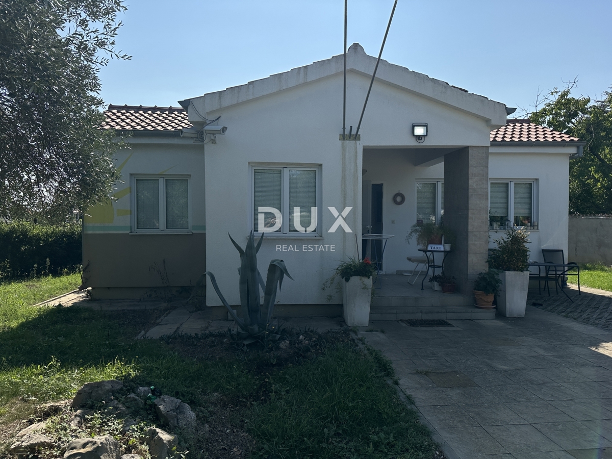 ZADAR, MURVICA – Enonadstropna hiša na vrhunski lokaciji, parcela 600 m²