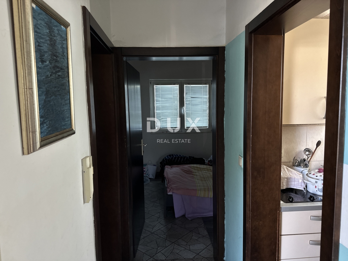ZADAR, MURVICA – Enonadstropna hiša na vrhunski lokaciji, parcela 600 m²