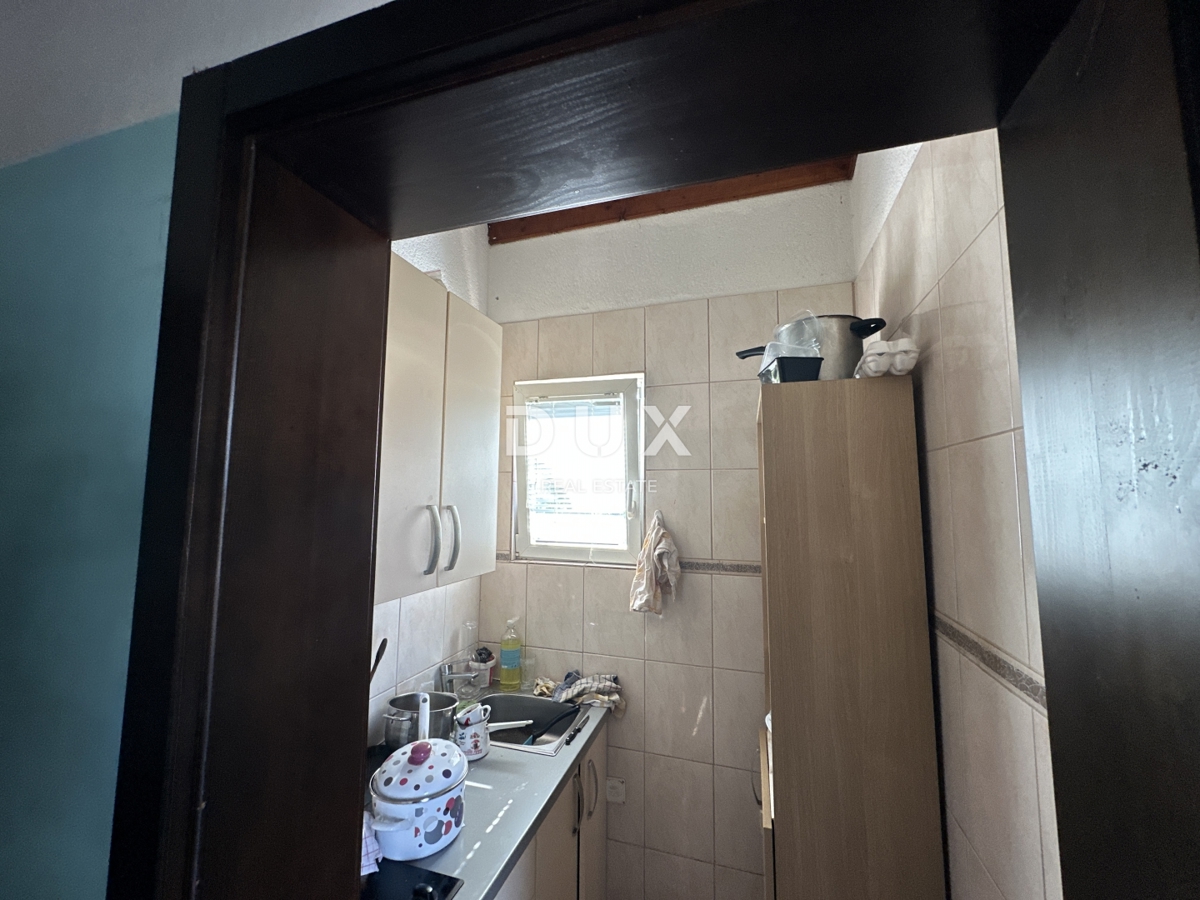 ZADAR, MURVICA – Enonadstropna hiša na vrhunski lokaciji, parcela 600 m²