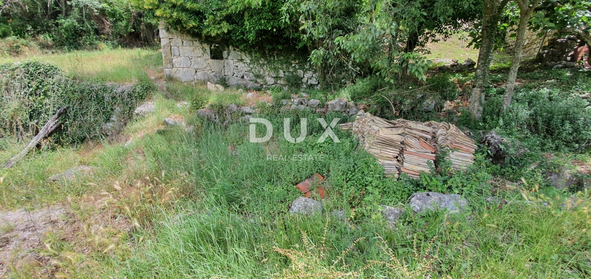 ISTRA, HUM - Kamnita hiša za prenovo