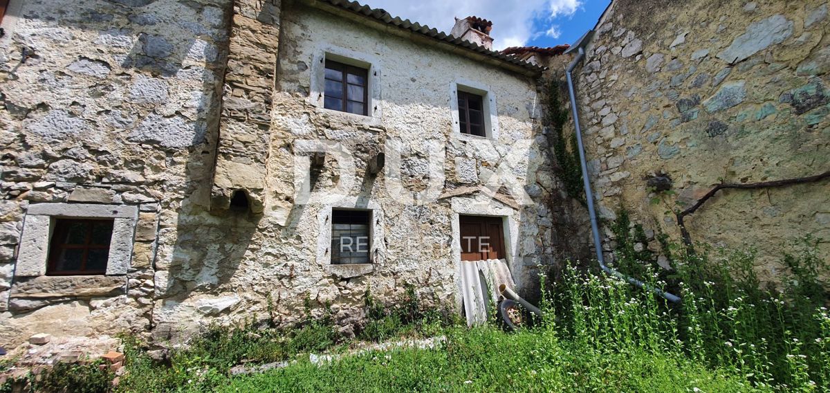ISTRA, HUM - Kamnita hiša za prenovo