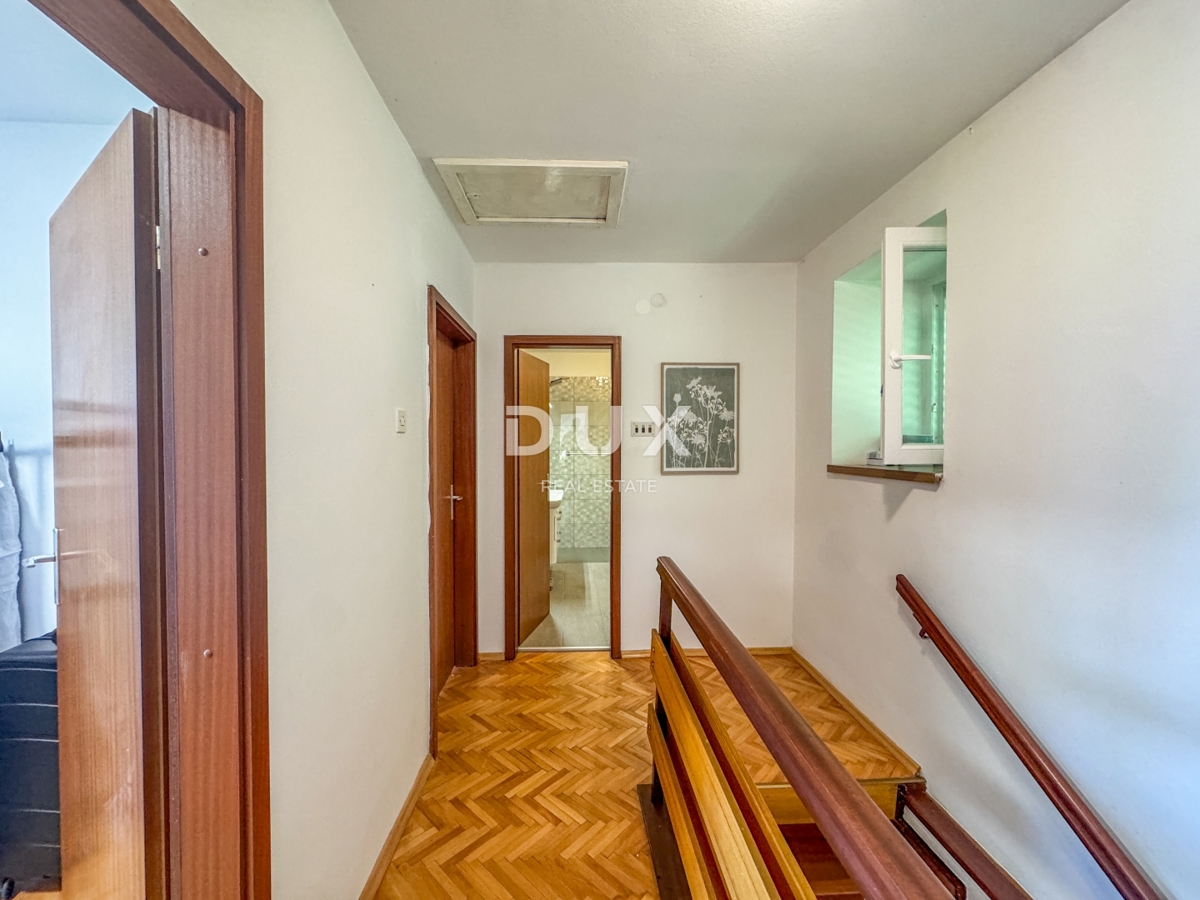 OPATIJA, OPRIĆ - hiša s prostornim vrtom velikosti 2.437 m², na mirni lokaciji, s pogledom na morje