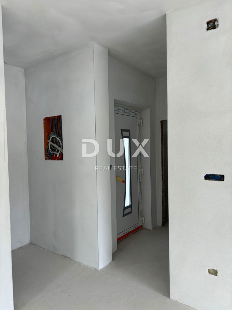 ISTRA, LABIN - Kvalitetna moderna hiša dvojček na zelo mirni lokaciji!