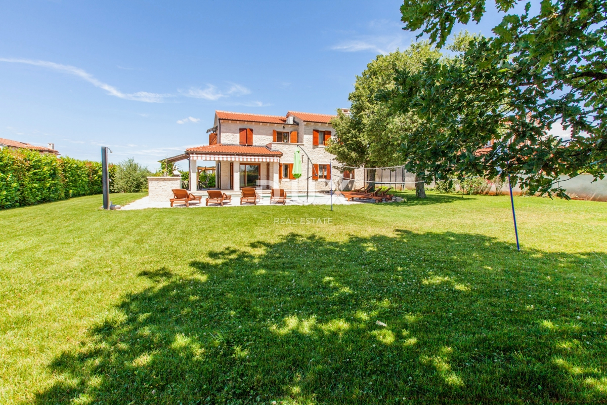 ISTRA, VIŠNJAN - Rustikalna hiša z bazenom