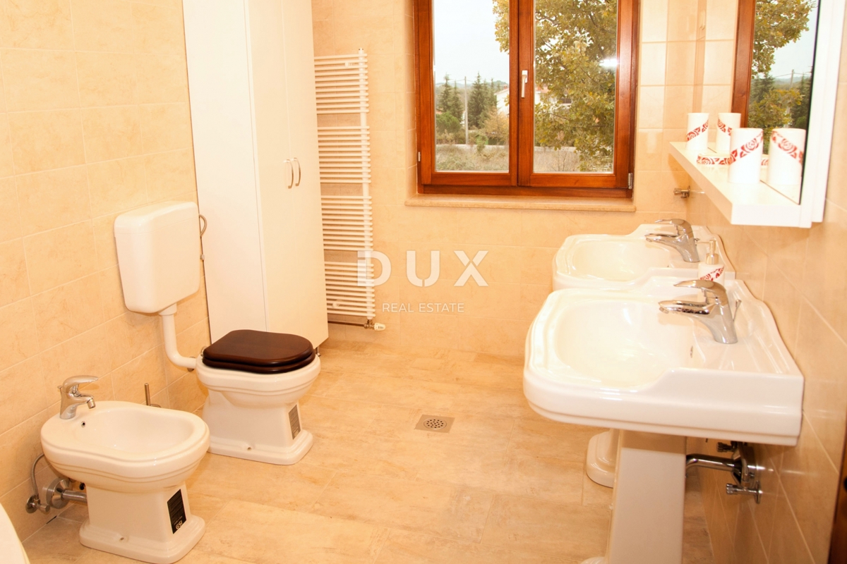 ISTRA, VIŠNJAN - Rustikalna hiša z bazenom