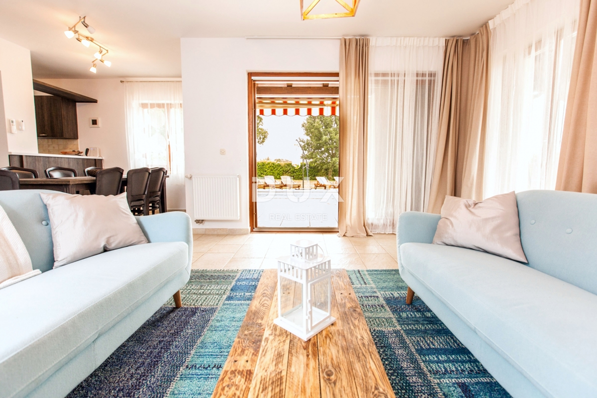 ISTRA, VIŠNJAN - Rustikalna hiša z bazenom