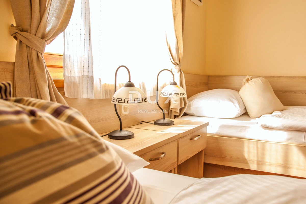 ISTRA, VIŠNJAN - Rustikalna hiša z bazenom