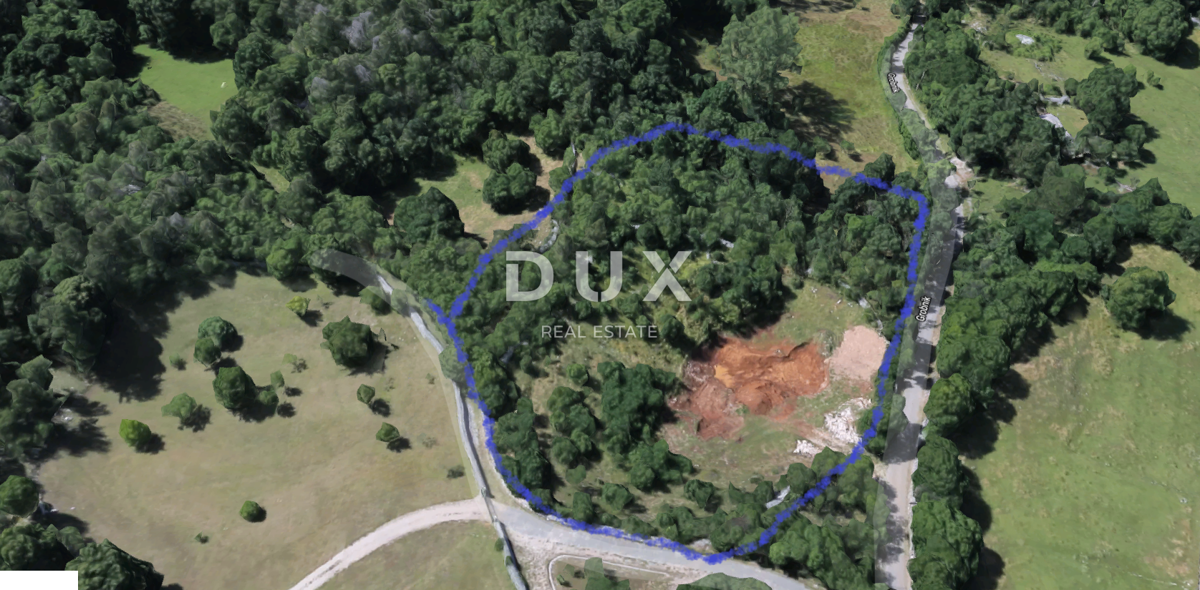 RIJEKA, GROBNIK - gradbeno zemljišče 848m2 za družinsko hišo/stanovanja/za najem ali počitniške hiše z bazenom