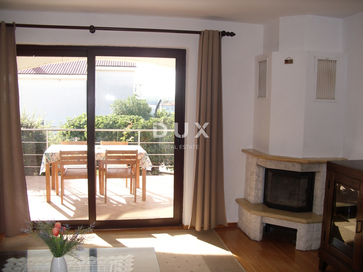 OTOK KRK, PUNAT - Samostojna hiša z bazenom 500 m od morja