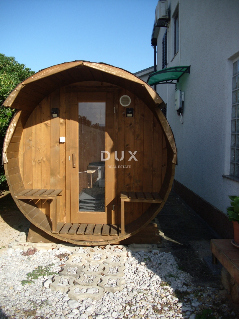 OTOK KRK, PUNAT - Samostojna hiša z bazenom 500 m od morja