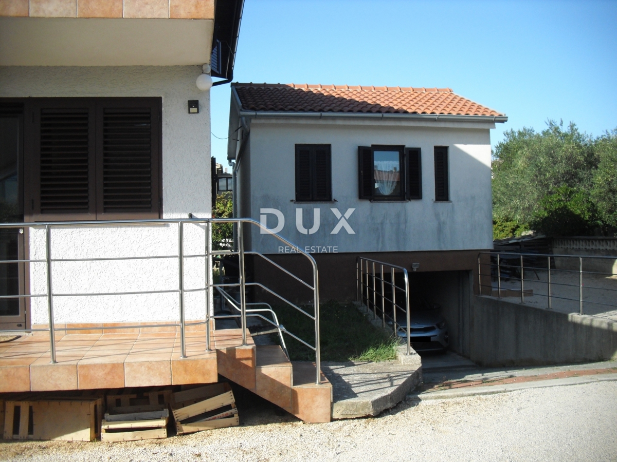 OTOK KRK, PUNAT - Samostojna hiša z bazenom 500 m od morja