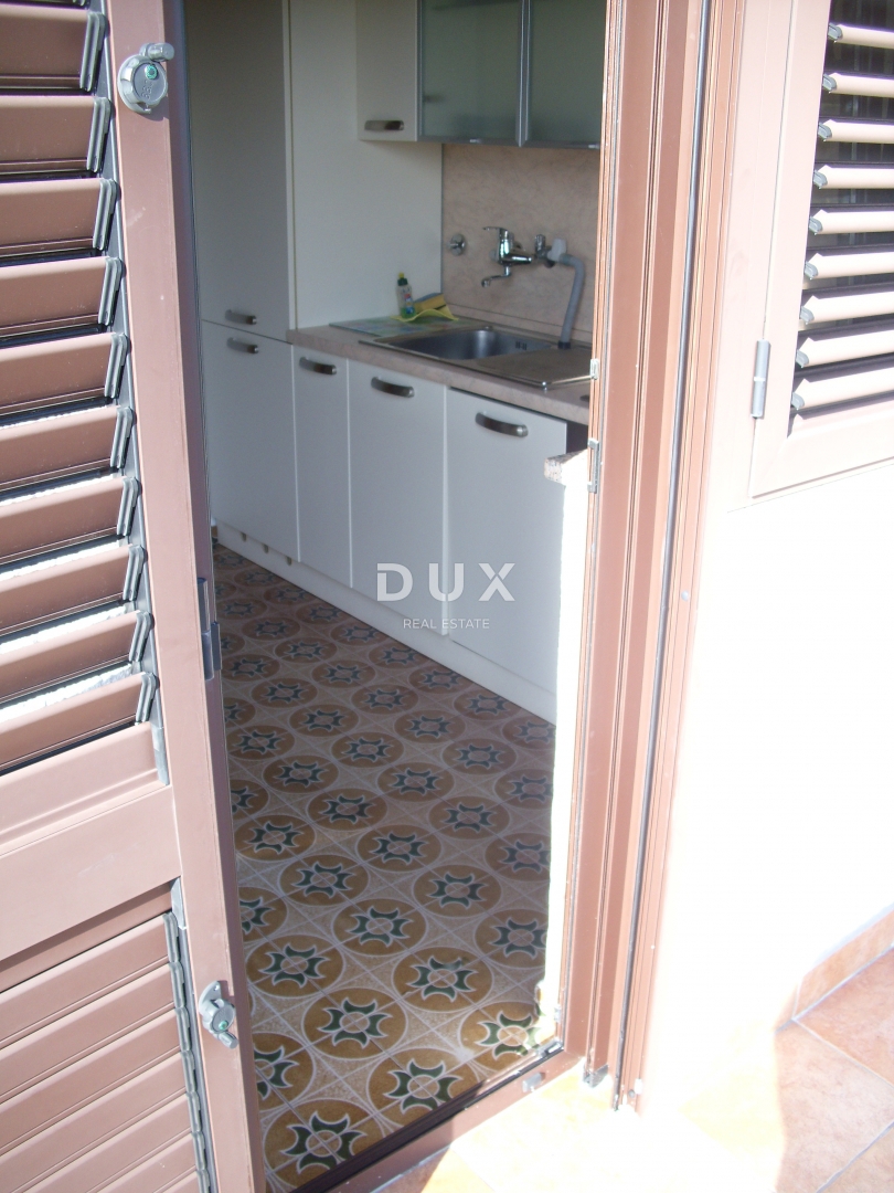 OTOK KRK, PUNAT - Samostojna hiša z bazenom 500 m od morja