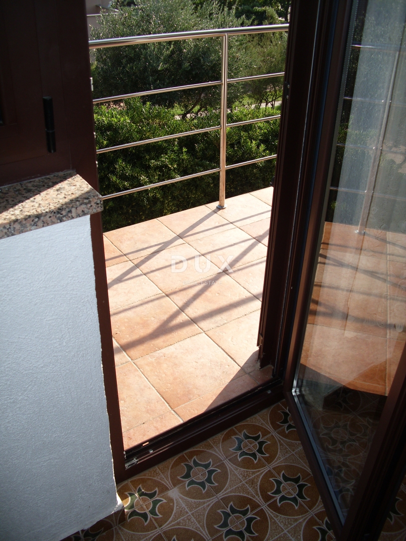 OTOK KRK, PUNAT - Samostojna hiša z bazenom 500 m od morja