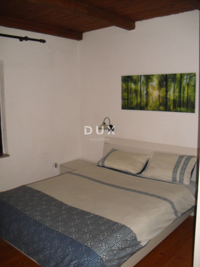 OTOK KRK, PUNAT - Samostojna hiša z bazenom 500 m od morja