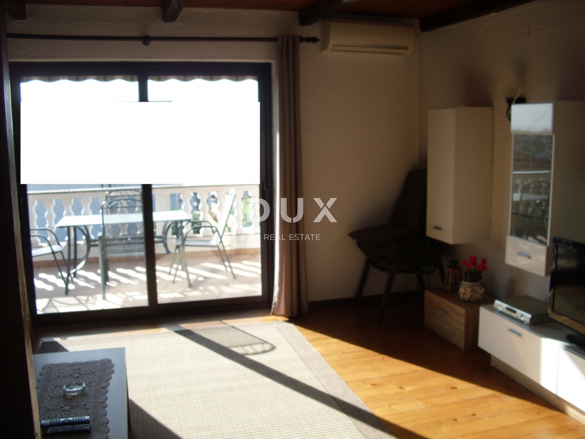 OTOK KRK, PUNAT - Samostojna hiša z bazenom 500 m od morja