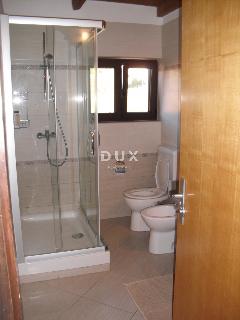 OTOK KRK, PUNAT - Samostojna hiša z bazenom 500 m od morja